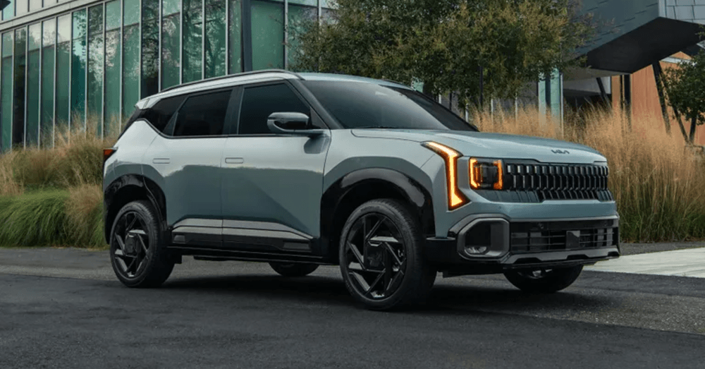 The Redesigned 2027 Kia Seltos Grows Up and Adds Its First Hybrid